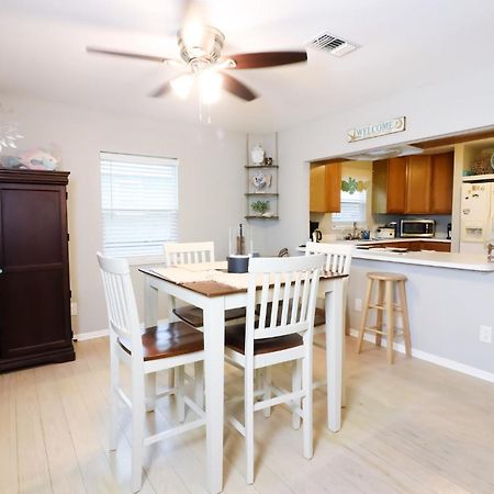 Sunny Daze Walk To Beach 2 Decks Pet Friendly Has A Mini Bar Galveston Ngoại thất bức ảnh