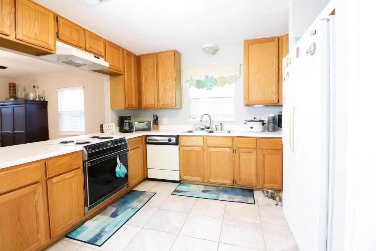 Sunny Daze Walk To Beach 2 Decks Pet Friendly Has A Mini Bar Galveston Ngoại thất bức ảnh