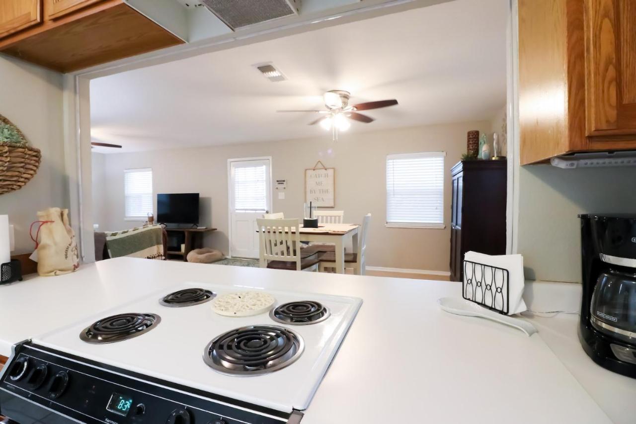 Sunny Daze Walk To Beach 2 Decks Pet Friendly Has A Mini Bar Galveston Ngoại thất bức ảnh